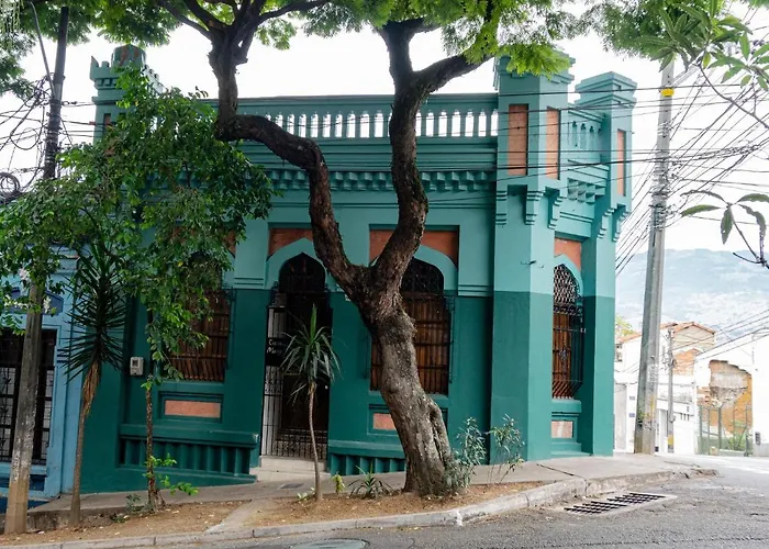 Casa Moore
